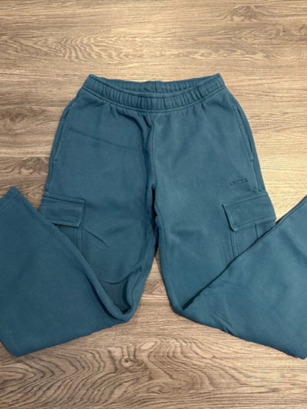 ARITZIA-TNA SWEATFLEECE CARGO-PANTS
